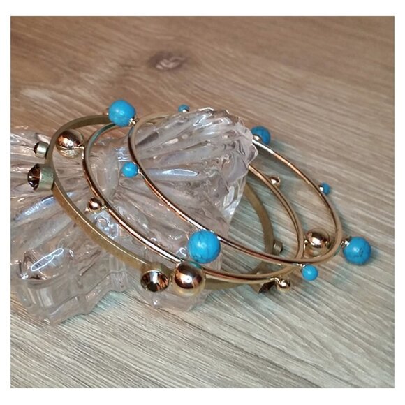 Bundle Lot Of 3 Gold Tone Bangle Bracelets Stackable Layering Boho Trendy - Picture 1 of 4